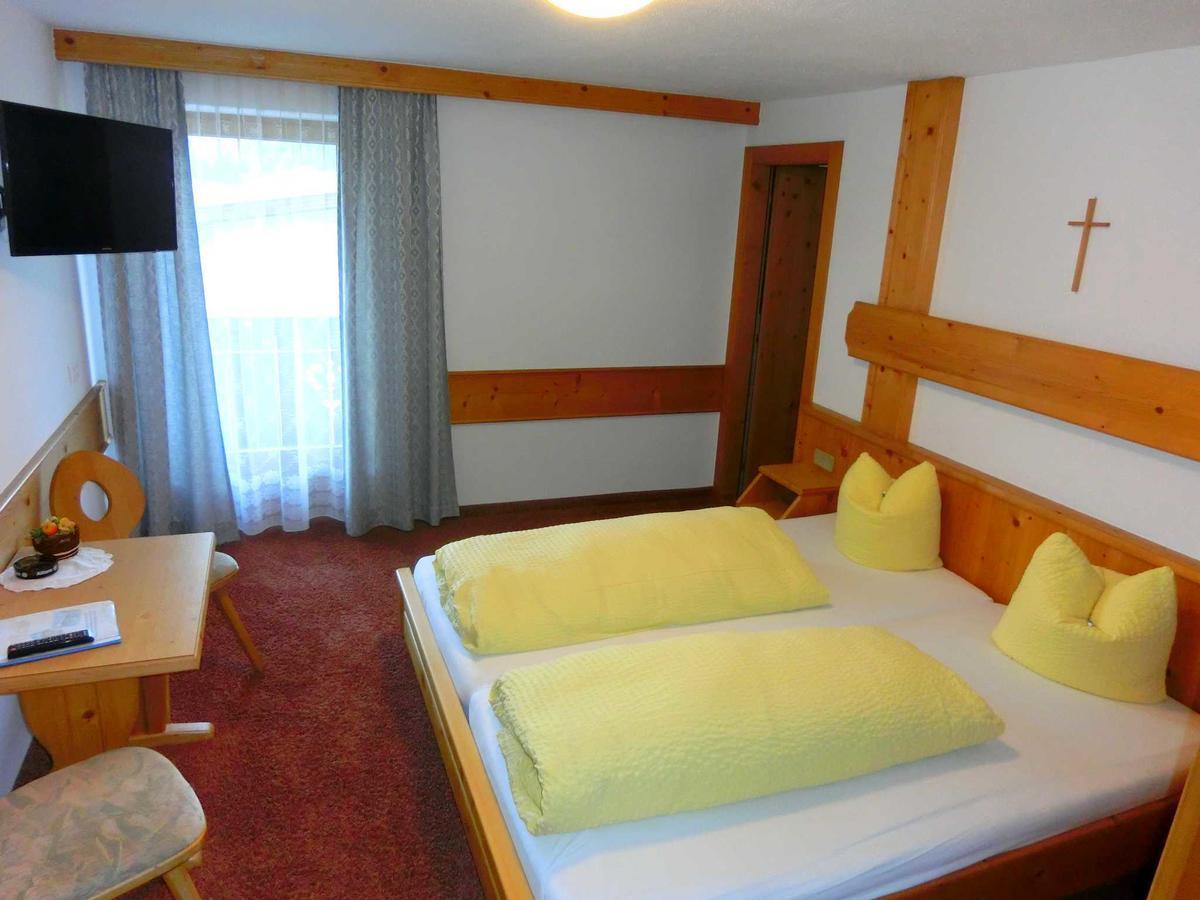 Pension Enzian Niederau Chambre photo